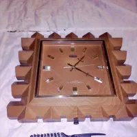 ساعت دیواری  قدیمی ریتم