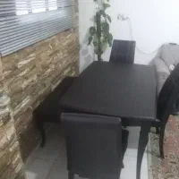 میز نهار خوری در حد نو