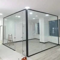 استخدام نیرو نصاب کارگر ماهر و نیمه جهت‌نصب شیشه