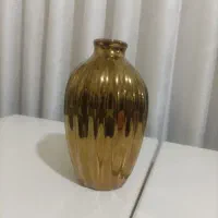 گلدان سفالی طلایی