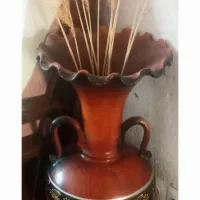 تعدادی گلدان سرامیکی و پلاستیکی