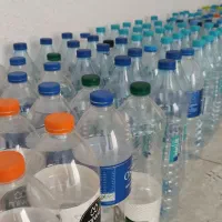 بطری آب معدنی خالی شده