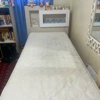 تخت خواب همراه با تشک