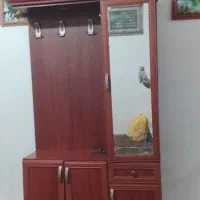 یه میز تلویزیون و جا کفشی