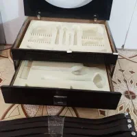 میز قاشق و چنگال