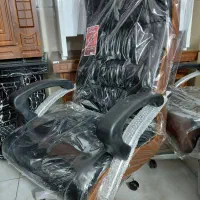 صندلی مدیریتی چروک بغل وکیوم کد ۶۱۱۱۶ میز مدیریتی