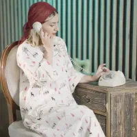 مجری، گوینده و مدل هستم