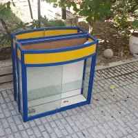 ویترین فلزی
