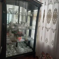 ویترین زیبا وجادار.چهار طبقه