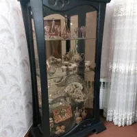 ویترین چوبی تر و تمیز