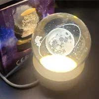 گوی شیشه ای کریستالی دختر و کره زمین