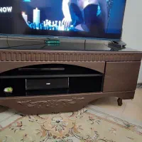 میز تلویزیون نوی نو بدون کوچکترین خط خش مناسب جهاز