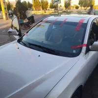 شیشه اتومبیل پرند