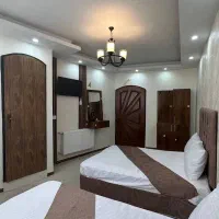 اقامت و بلیط رفت و برگشت در مشهد با آژانس کنار محل