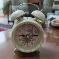 ساعت رو میزی سالم و نو زنگ دار .