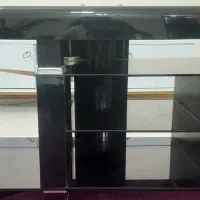 میزتی وی شیشه ای کاملا سالم وتمیزهمراه بادوکشو