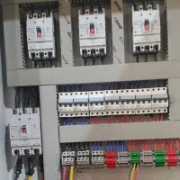 ب تعدادی نیروی علاقمند ب برق صنعتی نیازمندیم