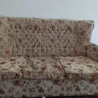 مبل هفت نفره با روکش کامل و۳عدد میز جلو مبلی