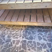 تخت چوبی