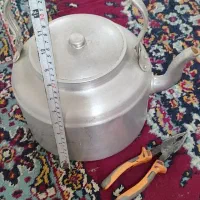 کتری قدیمی بزرگ زیاد استفاده نشده