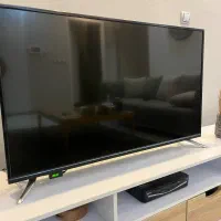 ال ای دی هوشمند ۴۳ اسنوا به همراه میز ام دی اف