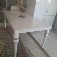 میز نهار خوری شش نفره سالم وتازه بدونه ایراد