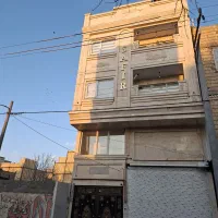 آپارتمان نیمه ویلایی حیاط و آسانسور