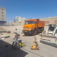 مقنی چاه کن و کارگر ساختمانی در پروژه فاضلاب دائمی