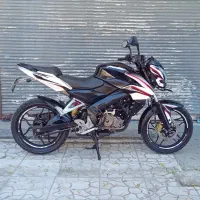 باجاج NS150