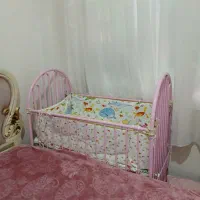 تخت کنار مادر فلزی