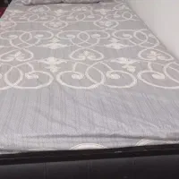 تخت یک‌نفره فلزی