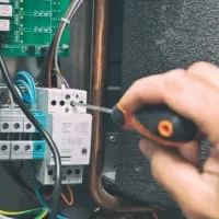 انجام کلیه خدمات برقی در محل