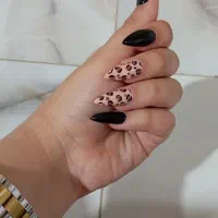 کاشت ناخن فقط300