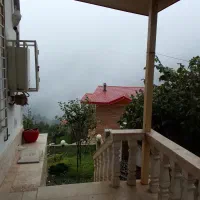 ۱۰۰متر بنا دوخوابه فول امکانات درقلعه گردن استخرسر