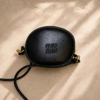 کیف مشکی میو میو