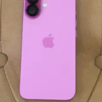 آیفون ۱۶ صورتی همراه چندتا قاب
