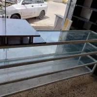 ویترین شیشه ای