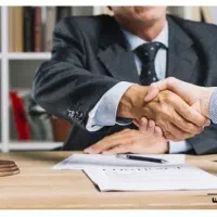 استخدام وکیل پایه یک متخصص املاک تجاری و اوقاف