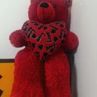 خرس عروسکی و وسایل بازی بچه