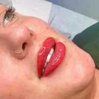 آرایش دائم صورتت با من