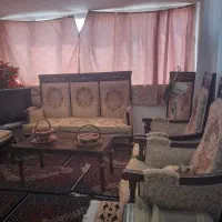فروش مبل نه نفره همراه با عسلی و دکوری چوبی