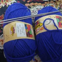 نخ کاموا و دو میل