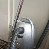 جاروبرقی سالم و تمیز