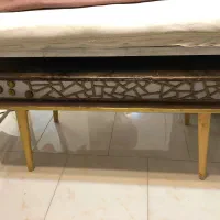 میز وسط رزین شده