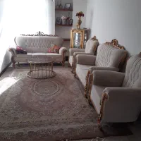 مبل ۷ نفره با ناهار خوری ۴ نفره و ویترین و عسلی