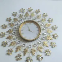 ساعت دیواری طلایی