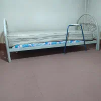 *تخت خواب یک نفره همراه باتشک طبی *