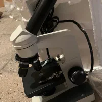 میکروسکوپ نو ۴۰ برابر
