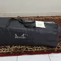 تخت پارک کنار مادر