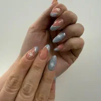 استخدام طراح ناخن به صورت درصدی